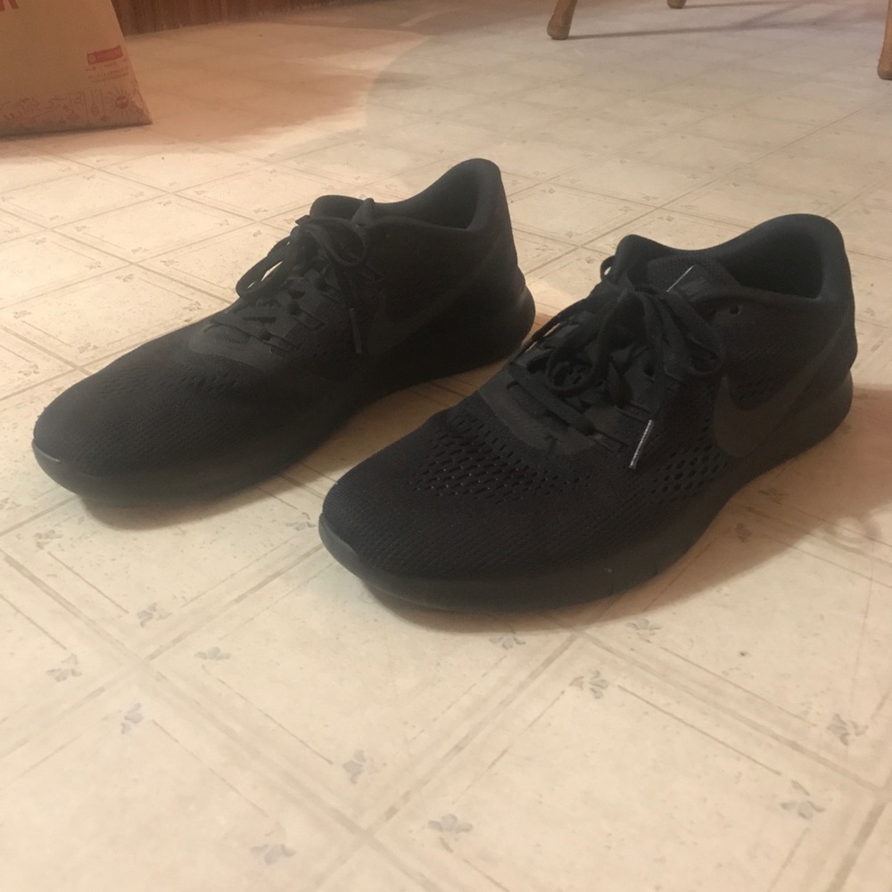 Size 10 Nike Free Run Shoes